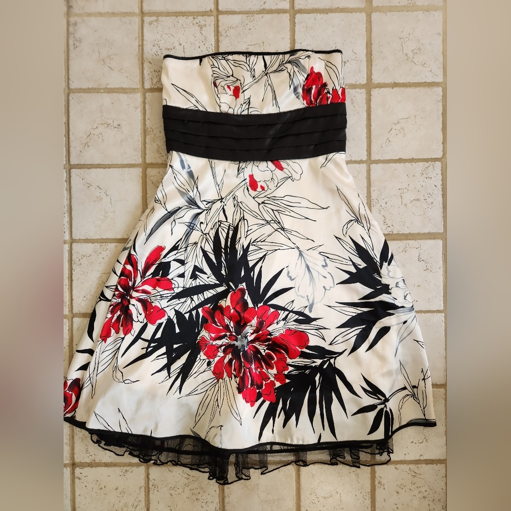 Strapless dress